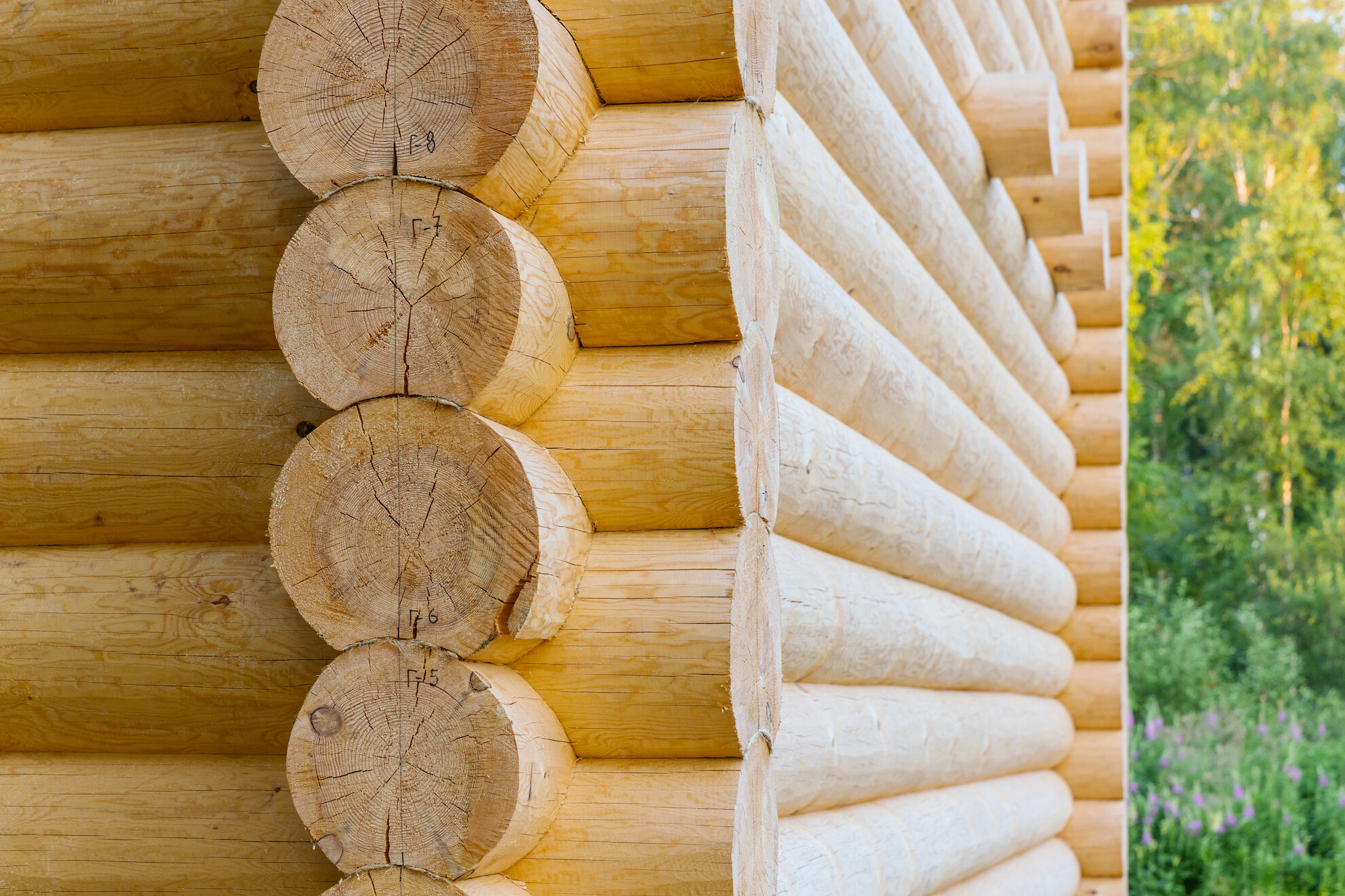 Утепление углов в доме из бруса