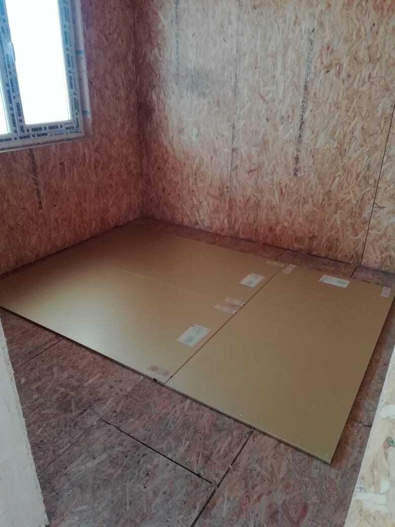 Монтаж теплого пола в доме из СИП панелей с помощью электрических нагревательных панелей Хотпанел.