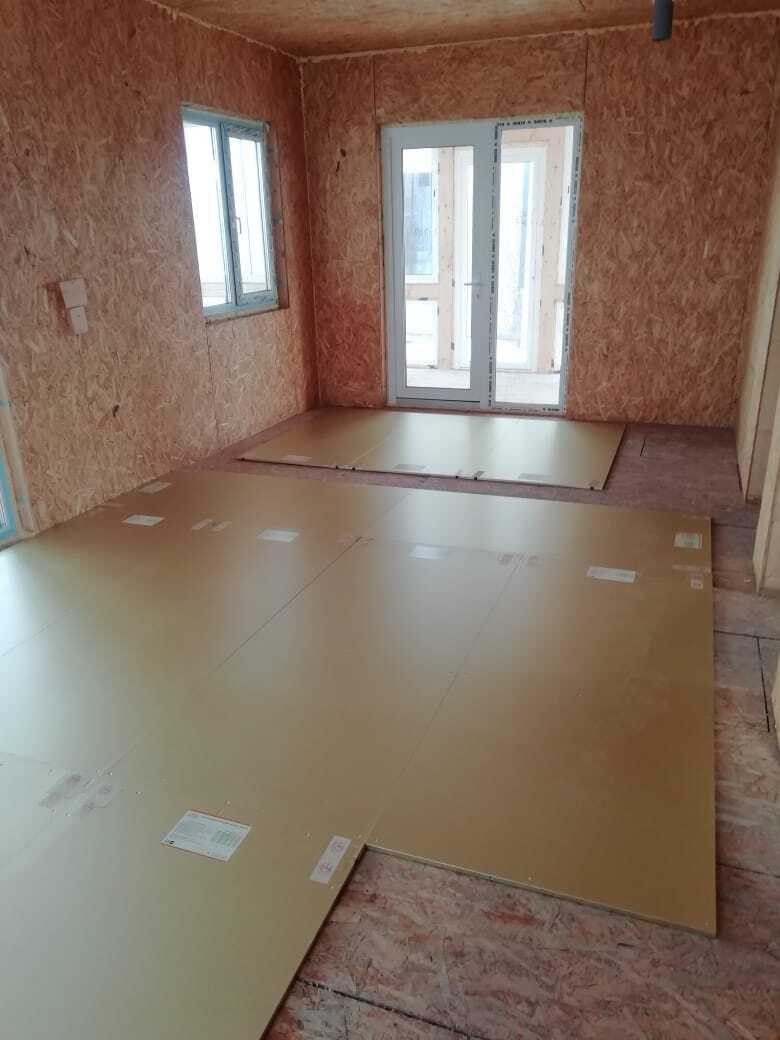 Монтаж теплого пола в доме из СИП панелей с помощью электрических нагревательных панелей Хотпанел.