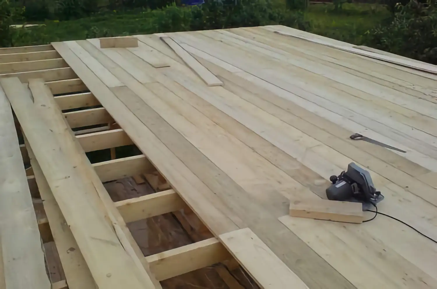 Из чего состоят слои пола в каркасном доме?