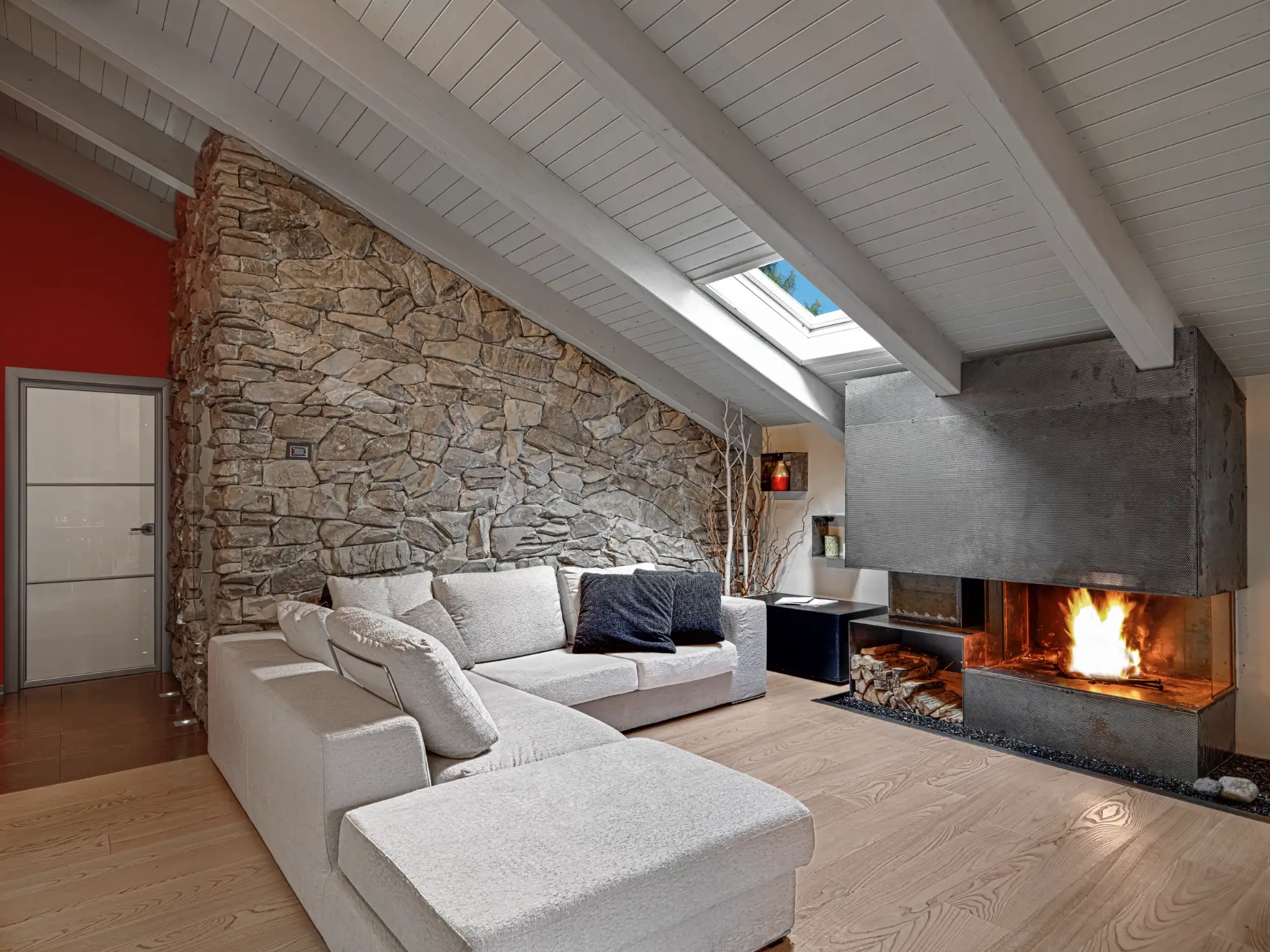 Дом с мансардой интерьер