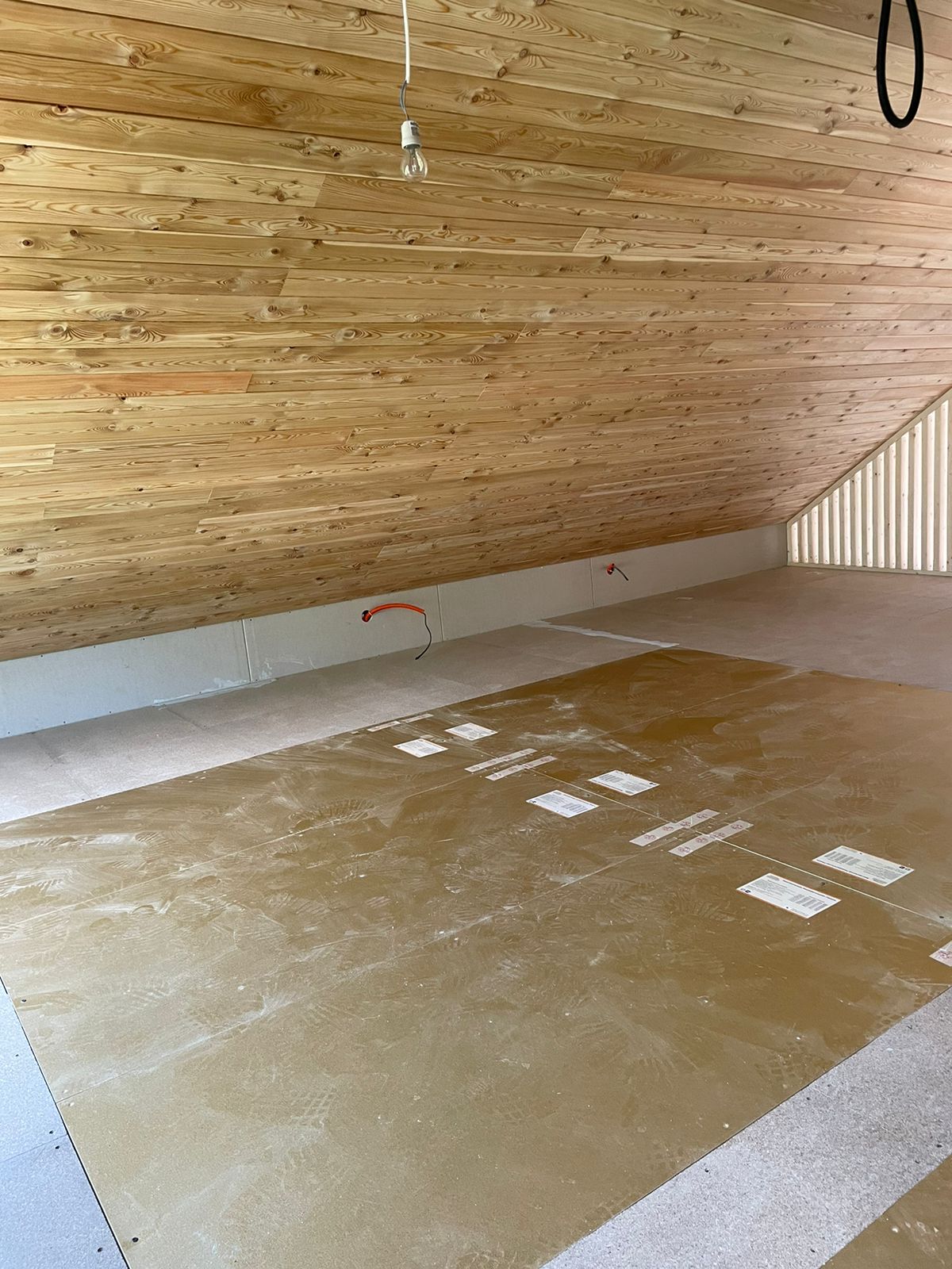 Отопление двухэтажного каркасного дома электрическими панелями Хотпанел