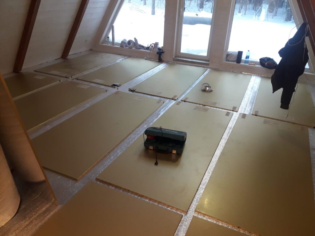 Отопление А-фрейм дома электрическими панелями Хотпанел