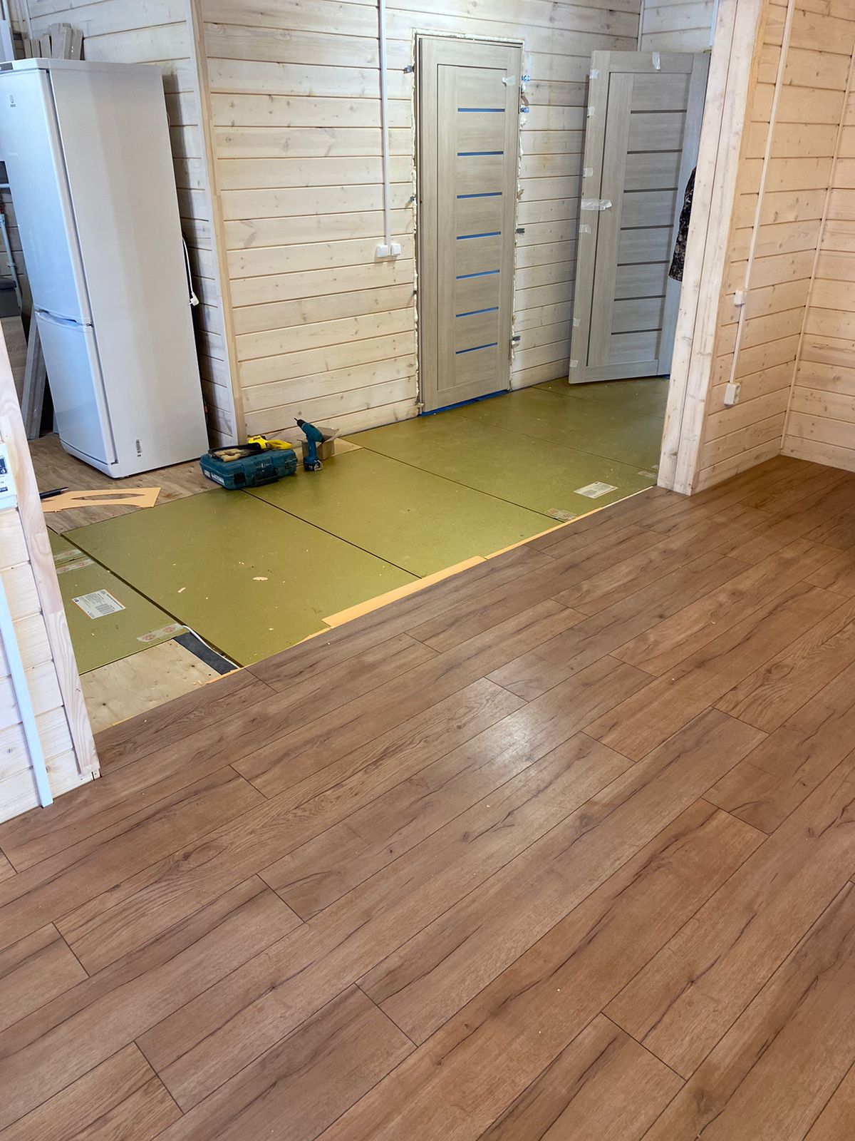 Отопление деревянного коттеджа теплым полом Хотпанел