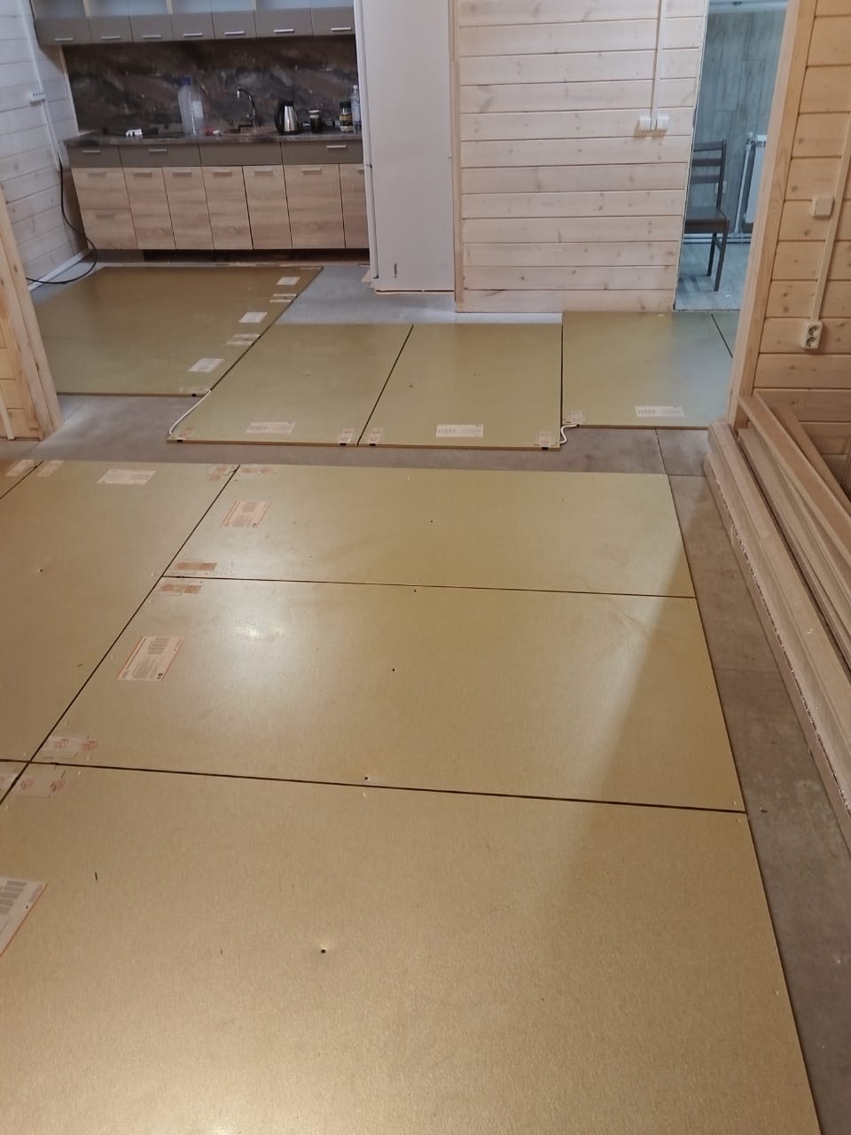 Отопление деревянного коттеджа теплым полом Хотпанел